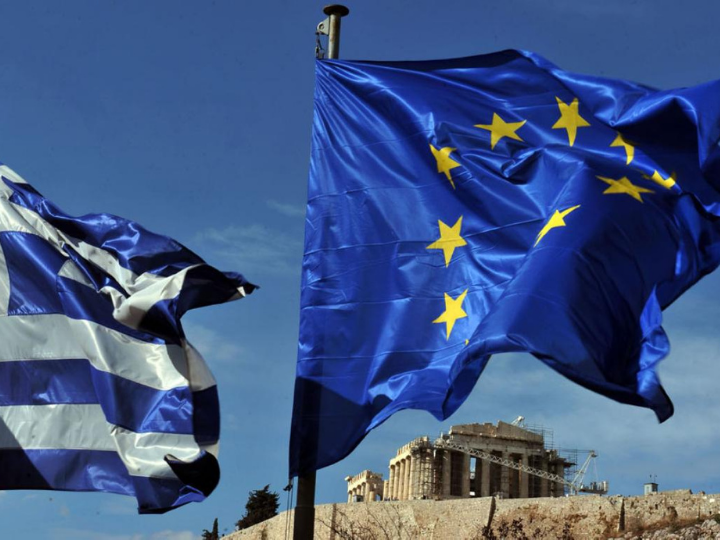 «Με όρους των ιστορικά προσανατολισμένων κοινωνικών επιστημών, η ένταξη της Ελλάδας στην Ευρωπαϊκή Κοινότητα/Ενωση αποτελεί κλασικό παράδειγμα μιας "κρίσιμης διασταύρωσης".»