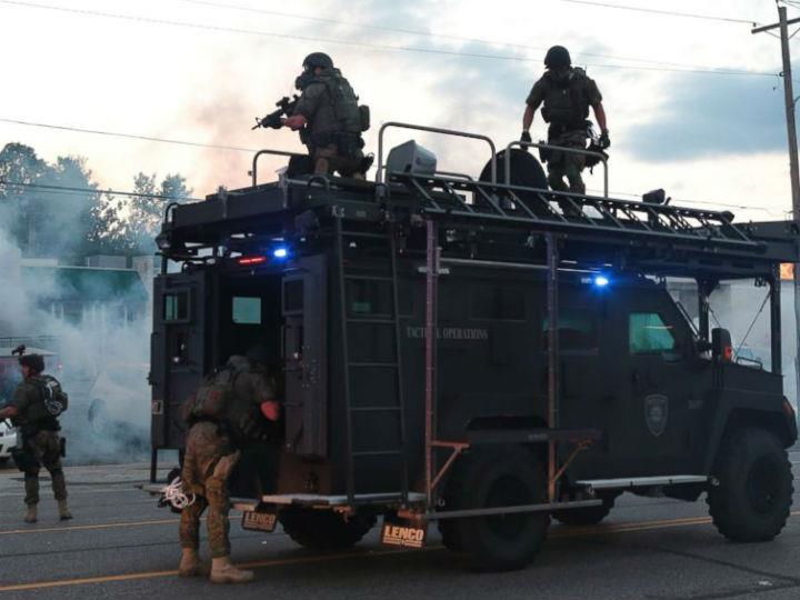 Ο Ξενοφών, στο βιβλίο του «Οικονομικός» θεμελιώνει την Διοικητική Επιστήμη. Ανάμεσα στις πτυχές του διοικητικού έργου αναφέρεται και στις συνέπειες της παραβατικής συμπεριφοράς κατά την εργασία αλλά και γενικότερα. 