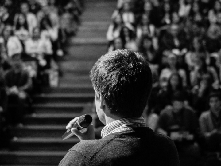 «Η προσωποποίηση της πολιτικής αποδίδει εκλογικά, όταν ωφελείται ο πολίτης.»