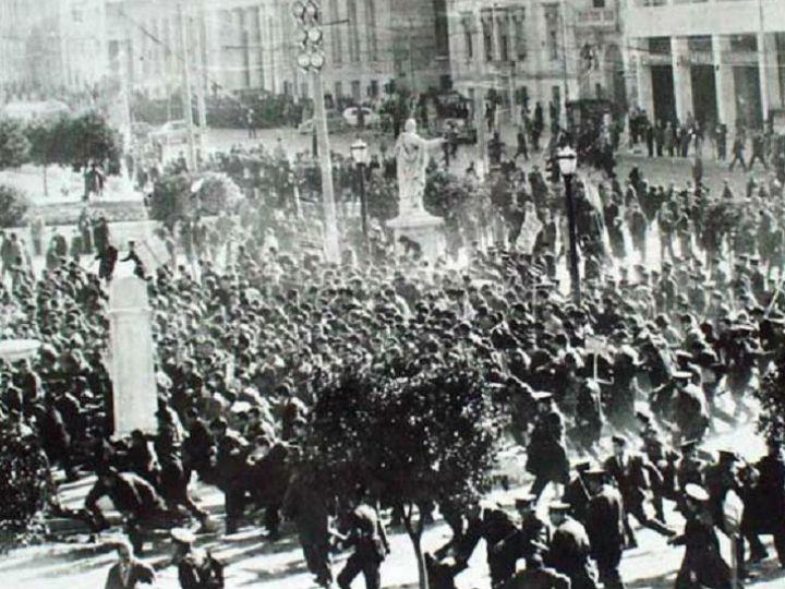 Η απάντηση στην ερώτηση γιατί οι νέοι άνθρωποι αποστρέφονται την πολιτική, είναι γιατί η πολιτική έπαψε να παράγει επιχειρήματα, η πολιτική αντιπαράθεση επί της ουσίας, ο πολιτικός λόγος και η άποψη, έγιναν life style.