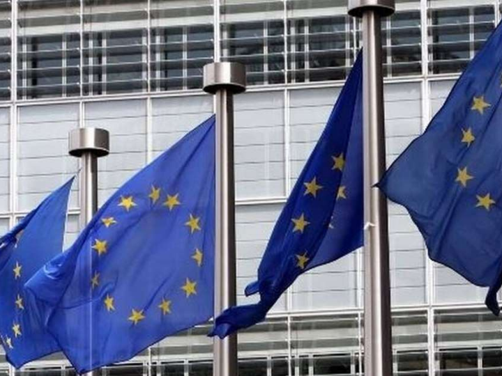 «Διασυνοριακές κοινοπραξίες που λειτουργούν με πλήρη συντακτική ανεξαρτησία θα προσφέρουν καινοτόμο και ελκυστικό περιεχόμενο σχετικά με ευρωπαϊκά θέματα σε διάφορες γλώσσες, καθώς και πρωτοβουλίες που απευθύνονται ιδίως στους νέους Ευρωπαίους.»