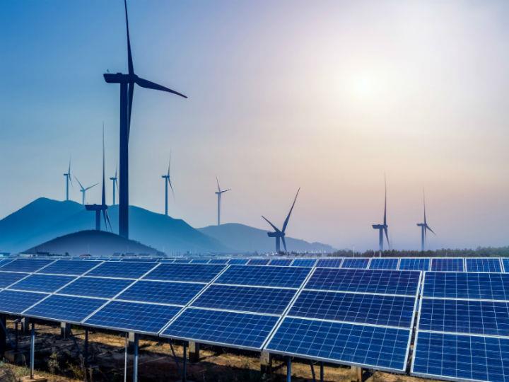 O αντίκτυπος του COVID-19 στην ενεργειακή αγορά είναι, προφανώς, ευρύτερος και δεν αφορά μόνο την Ανατολική Μεσόγειο. Το ερώτημα που τίθεται είναι κατά πόσο χρειάζεται τώρα αναπροσαρμογή προτεραιοτήτων και έμφαση σε περαιτέρω επενδύσεις στις ανανεώσιμες πηγές ενέργειας.