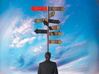 Οι λοιπές αριστερές δυνάμεις, από τις νεο-κομμουνιστικές συνιστώσες του Σύριζα έως το παλαιό, βαθύ ΠΑΣΟΚ, όπου και αν κατοικοεδρεύουν σήμερα, προώθησαν και προωθούν τον εξισωτισμό προς τα κάτω, την προσοδοθηρία, τις πελατειακές σχέσεις σε συνδυασμό με προκλητική αναξιοκρατία, την παραγνώριση του τρόπου λειτουργίας της οικονομίας και παραγωγής πλούτου (ενώ γνωρίζουν καλώς τα περί αρπαγής πλούτου…), την διαρκή αύξηση των φορολογικών βαρών και την διόγκωση της γραφειοκρατίας, την επιλεκτική εφαρμογή των νόμων, την χρήση ή την ανοχή βίας (καταλήψεις κτιρίων, εμπρησμοί λεωφορείων, άβατον Εξαρχείων κλπ.), την απροκάλυπτη προσπάθεια χειραγώγησης θεσμών, ανεξάρτητων αρχών, τηλεοπτικών σταθμών και εφημερίδων. 