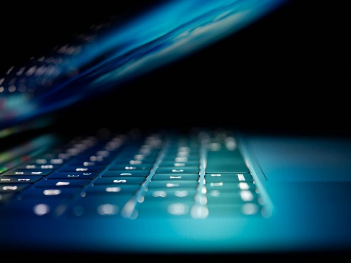«Η ψηφιακή εποχή δημιουργεί σημαντικές ευκαιρίες για τις επιχειρήσεις, τους καταναλωτές και τους πολίτες. Οι πλατφόρμες μπορούν να βοηθήσουν τους ανθρώπους να βρουν νέες θέσεις εργασίας και να διερευνήσουν νέες επιχειρηματικές ιδέες.»