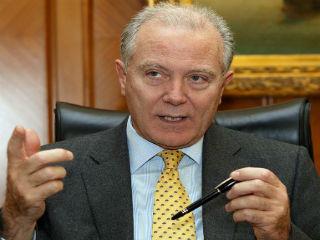 Υπενθυμίζουμε επίσης στους επικριτές του κ. Γιώργου Προβόπουλου ότι παρόμοιες ήσαν οι προβλέψεις και του καθηγητή κ. Γιάννη Σπράου το 1995, όταν είχε προτείνει την γενναία μεταρρύθμιση του ασφαλιστικού μας συστήματος. Αυτήν που επιχείρησε το 2000 ο καθηγητής κ. Τάσος Γιαννίτσης και την οποία ακύρωσαν οι καταστροφείς της ελληνικής οικονομίας.