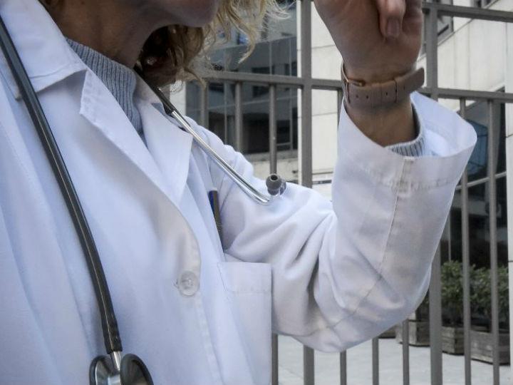 «Αυτό που μας ξεχωρίζει από τις προηγμένες χώρες είναι η απουσία μας, τόσο από τον διαφωτισμό, πατέρα του ορθολογισμού, όσο και από την πρώτη βιομηχανική επανάσταση, αυτήν που δημιούργησε και δημιουργήθηκε από την αστική τάξη.»