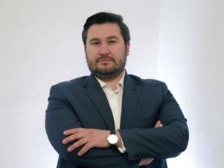 Αυτό που απαιτείται είναι ν ανοίξει ο τραπεζικός δανεισμός για την ελληνική επιχειρηματικότητα. Στις συζητήσεις των ημερών, των προεκλογικών μου και όχι μόνο συζητήσεων, κυριαρχεί το ερώτημα: τι μπορεί να σωθεί από τις εξασθενημένες επιχειρήσεις; πότε θα αλλάξει η διαδικασία των δόσεων αποπληρωμής χρεών προς το κράτος και τις τράπεζες, ώστε να ζωντανέψει η οικονομία; 