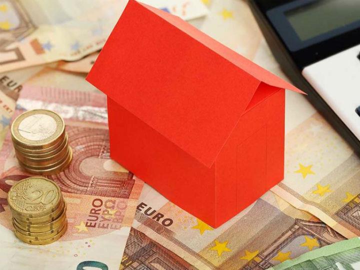 «Οι προτάσεις διακανονισμού θα συνδιαμορφώνονται με τη βοήθεια αυτοματοποιημένου εργαλείου, όπου θα εντάσσονται όλοι οι πιστωτές. Στο πλαίσιο αυτό, παρέχεται δυνατότητα αποπληρωμής των οφειλών σε έως 240 δόσεις και σε διάστημα 20 ετών.»