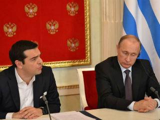 Έχει λοιπόν σήμερα τεράστια σημασία να μαθαίνουν ότι, αντί για τσαμπουκά σε μία ευρωπαϊκή συμφωνία, θα τούς πετούσαν κλωτσηδόν από την ευρωπαϊκή συμπολιτεία. Και έχει ακόμα μεγαλύτερη σημασία να ξέρουν ότι αυτό το τρίτο μνημόνιο που τώρα πληρώνουν αγρίως, γεννήθηκε τότε, από τον συνδυασμό παλληκαρισμών, άγνοιας, δραχμολαγνείας και κουτοπονηριάς. 