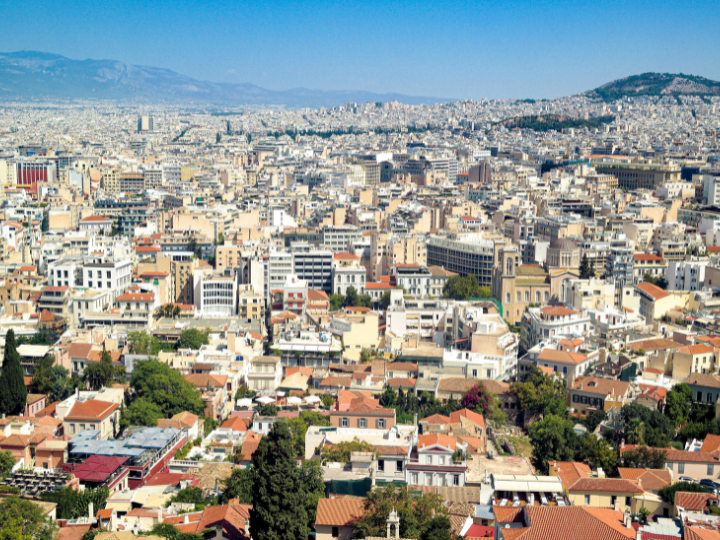 Με τα δεδομένα αυτά γίνεται αντιληπτό ότι η απόκτηση ακινήτου παραπέμπει σε ηράκλειο άθλο, ιδίως για νέα νοικοκυριά που δεν διαθέτουν συσσωρευμένες αποταμιεύσεις ή πρόσβαση σε χρηματοδότηση.