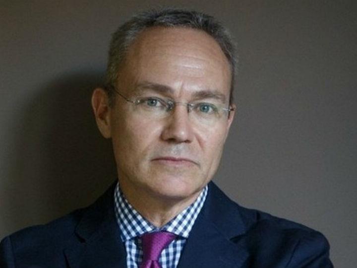 Η μεγαλύτερη πρόκληση που έχουμε μπροστά μας ως Έλληνες μετά την κρίση είναι να ξαναχτίσουμε τις δομές μας. Όχι μόνον οικονομικές και παραγωγικές. Κυρίως κοινωνικές. Άλλωστε, η ανασυγκρότηση ξεκινάει από την βάση.