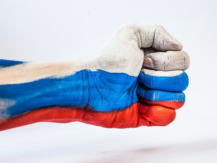 «Ο Γάλλος πρόεδρος Εμμ. Μακρόν πολύ σωστά προβλέπει μακρά διάρκεια στην έκρυθμη κατάσταση που δημιουργεί η ρωσική εισβολή στην Ουκρανία και η οποία είναι καιρός να αφυπνίσει τη δημοκρατική Ευρώπη».