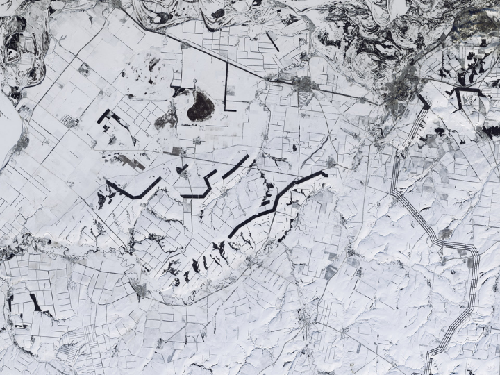 «Η «φτωχή» αυτή χώρα βρήκε έναν εκφραστή του υποβόσκοντος μεγαλοϊδεατισμού της, ο οποίος μετέτρεψε ένα καθαρά πολιτικό θέμα που είχε με την Ουκρανία, σε πολεμική γεωπολιτική σύρραξη και οικονομική σύρραξη με την παγκόσμια οικονομική κοινότητα».