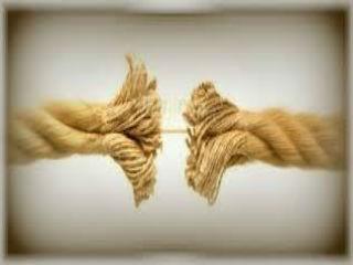 Το ερώτημα που τίθεται σήμερα είναι τι μπορεί να πετύχει η σημερινή κυβέρνηση για λογαριασμό της Ελληνικής κοινωνίας σε αυτές τις συνθήκες του παγκοσμιοποιημένου καπιταλισμού και άρσης της λαϊκής κυριαρχίας ,ας μην ξεχνάμε ότι δεν μπορούμε να νομοθετήσουμε χωρίς την σύμφωνη γνώμη των πιστωτών.