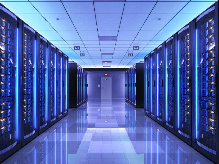 «Τα έσοδα από την παγκόσμια αγορά servers αυξήθηκαν κατά 2,2% ετησίως το τρίτο τρίμηνο του 2020, σύμφωνα με την IDC.»