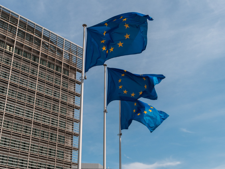 «Η συμφωνία αυτή είναι εξαιρετική είδηση για όλους τους Ευρωπαίους καταναλωτές. Θα είναι πλέον καλύτερα ενημερωμένοι σχετικά με τον αντίκτυπο των επιχειρήσεων στα ανθρώπινα δικαιώματα και το περιβάλλον».