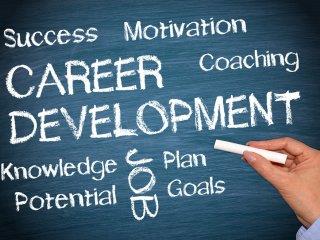 Στην Ελλάδα έχουμε συνηθίσει να μιλάμε για προβλήματα, ποτέ για ευκαιρίες. Η φοβικότητα πολλές φορές μάς καθιστά καθηλωμένους. Όμως, πώς μπορεί η πραγματικότητα να είναι πρόβλημα πριν προλάβει να εμφανιστεί;