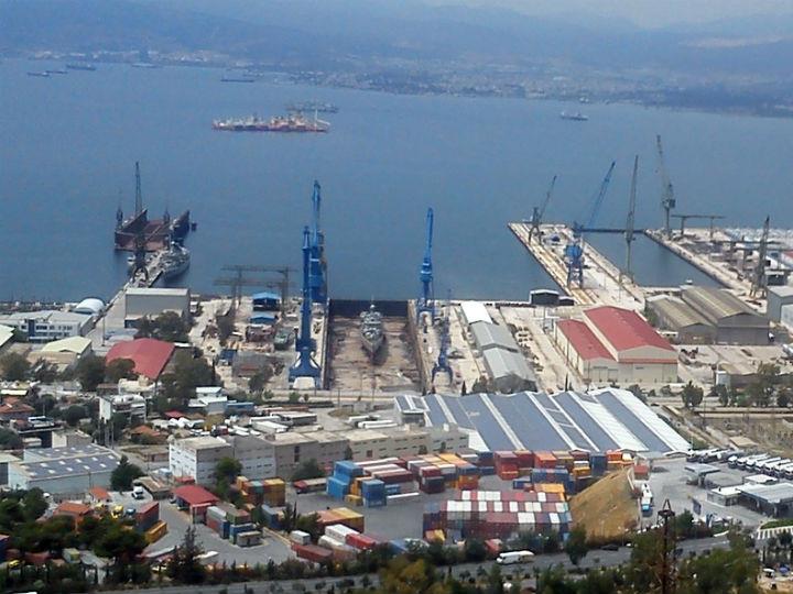 «Οχι μόνο στην Ελλάδα, αλλά και παγκοσμίως, τα παραδοσιακά ναυπηγεία είναι συχνά ζημιογόνα. Τα περιθώρια κέρδους είναι πολύ μικρά και οι κυκλικές πτώσεις, σε συνδυασμό με σφάλματα στη διαχείριση του κόστους, οδηγούν συχνά σε ζημίες.»