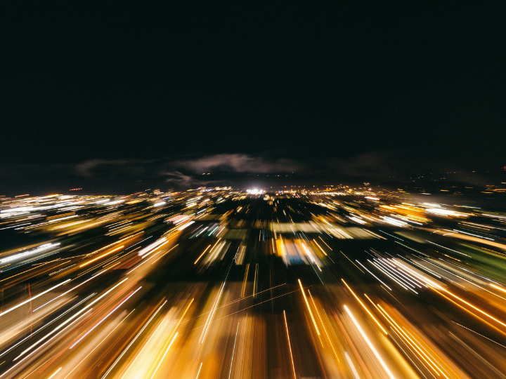 Η δράση για τις Smart Cities, που υλοποιείται μέσω του Προγράμματος “Ψηφιακός Μετασχηματισμός” του ΕΣΠΑ 2021-2027, προβλέπει κονδύλια που κυμαίνονται από €210.000 έως €2.770.000 για κάθε Δήμο ανάλογα με τον πληθυσμό του.