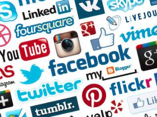 Το Instagram, αυτή η πλατφόρμα ανάρτησης φωτογραφιών ιδιοκτησίας Facebook, πρόσφατα υπέκυψε σε αίτημα της ρωσικής κυβέρνησης προκειμένου να διαγράψει αναρτήσεις του ηγέτη της αντιπολίτευσης, Αλεξέϊ Ναβάλνι, στις οποίες κατήγγειλε την ανάρμοστη συμπεριφορά του αντιπροέδρου της κυβέρνησης Σεργκέϊ Πριχόντκο.