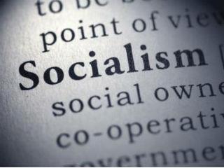 Εάν κάποιος σήμερα προέβαινε σε γραπτές ή προφορικές δηλώσεις με το ανωτέρω περιεχόμενο, θα χαρακτηριζόταν ακραίος νεοφιλελεύθερος, όργανο της πλουτοκρατίας, μερκελιστής, ανάλγητος, εχθρός του λαού, πιόνι των τοκογλύφων και τα παρόμοια. Αυτά, πάντως, τα έχει πει ο ιδρυτής του Πανελλήνιου Σοσιαλιστικού Κινήματος και επί οκταετία και πλέον πρωθυπουργός της χώρας Ανδρέας Παπανδρέου (βλ. αντί πολλών συνέντευξή του στον «Οικονομικό Ταχυδρόμο», 30.07.1987, στο «Βήμα». 25.10.87, και δηλώσεις του, 04.02.1990). Είχε πλέον συνειδητοποιήσει την καταστρεπτική πορεία, στην οποία μας οδηγούσε το κράτος – φρανκεστάϊν, το οποίο εν πολλοίς ο ίδιος δημιούργησε, και προσπάθησε να το τιθασεύσει, άνευ επιτυχίας …