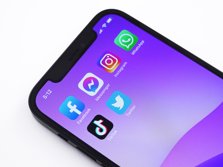 Ο Μασκ για κάποιους αποτελεί παράδειγμα «παράτολμης» χρήσης των κοινωνικών δικτύων και κατά άλλους, ίσως, πρότυπο για το πώς ένας επαγγελματίας μπορεί να χρησιμοποιεί στις μέρες μας τα κοινωνικά δίκτυα, χωρίς «φίλτρο» – και ειδικά το Twitter. 