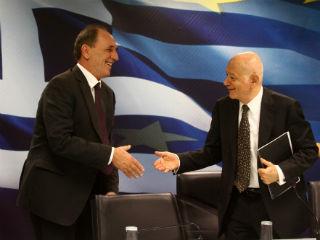 Στην ιδανικότερη περίπτωση (τετραετία στην κυβέρνηση) το υπουργείο Οικονομίας έχει μια 2ετία (σκάρτη) μόνο για να λύσει ογκόλιθους προβλημάτων στις επενδύσεις.  Τεράστια κενά, από την χορήγηση άδειας για εργοστάσιο ή βιοτεχνική εγκατάσταση μέχρι την συνύπαρξη της λειτουργίας της με την σημερινή ανυπαρξία...ολοκληρωμένης περιβαλλοντικής πολιτικής. 