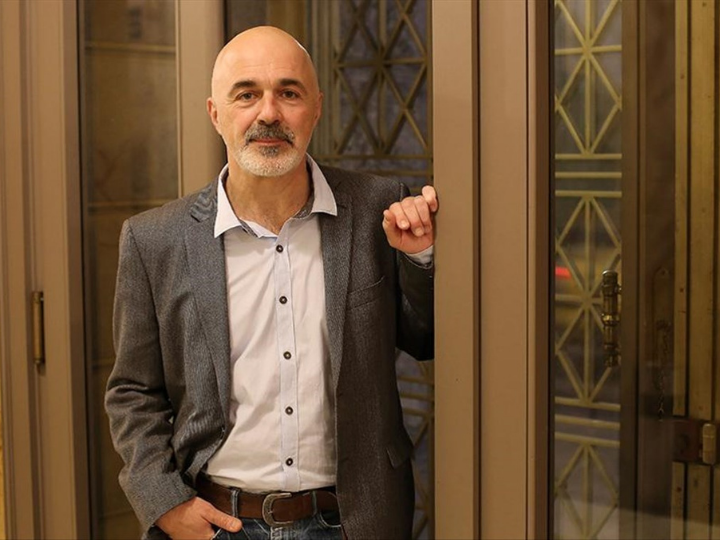 «Ζητώ συγγνώμη αν τυχόν πλήγωσα κάποιες ή κάποιους από σας – η όποια αυστηρότητά μου δεν έκρυβε τίποτα περισσότερο από έγνοια και αγωνία, ώστε να αποκτήσετε τα απαραίτητα εφόδια για τη μελλοντική σας πορεία…»