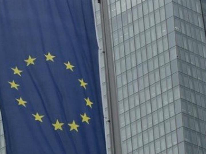 Πακέτο μέτρων για τη χαλάρωση των κανονισμών όσον αφορά τη χρήση χρεογράφων ως ενέχυρων για τη λήψη ρευστότητας στο ευρωσύστημα ανακοίνωσε η Ευρωπαϊκή Κεντρική Τράπεζα.