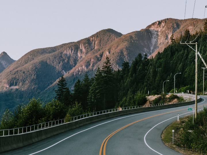 «Σε μια περίοδο κρίσιμη, λοιπόν, που η χώρα μας στέκεται όρθια εν μέσω αλλεπάλληλων διεθνών κρίσεων, τα έργα υποδομών μπορούν να αποτελέσουν το θεμέλιο της ανάπτυξης.»