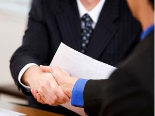 Τα νέα μέτρα θα προνομοθετηθούν για μετά το 2019, αντί του 2018 που ήθελαν οι δανειστές. Αλλά θα προνομοθετηθούν! – παρά τις αντιρρήσεις των βουλευτών της συμπολίτευσης. Η μεταφορά του ενός χρόνου, δηλαδή για το 2019 τους χρυσώνει το χάπι (και όχι μόνο) αφού τους εξασφαλίζει την τετραετία και τους μισθούς τους, κι έτσι θα τα ψηφίσουν. Τώρα, το τι θα νομοθετήσουν δεν θα έχει ουσιαστικά καμία ουσία για αυτούς. Διότι ακόμα κι αν αυτά τα μέτρα ενεργοποιηθούν λόγω κακής κατάστασης της οικονομίας, η «καυτή πατάτα» θα περάσει (έτσι κι αλλιώς) στην επόμενη κυβέρνηση. Το 2019 θα είναι έτος εκλογών...