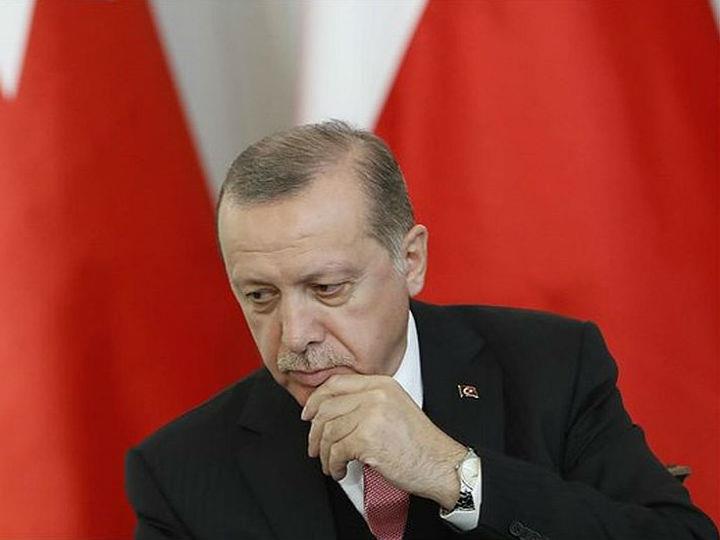 «Ο κ. Ερντογάν δεν εξισλαμίζει μόνο τη χώρα του αλλά, όπως και ο ίδιος τονίζει συνεχώς, οραματίζεται να εξισλαμίσει και μια ευρύτερη περιοχή, την οποία θεωρεί «ζωτικό χώρο» του. Και αυτό είναι ένα σοβαρό πρόβλημα.»