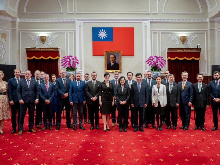 Η Marketa Pekarova Adamova, η οποία ηγείται της Βουλής των Αντιπροσώπων, δήλωσε κατά τη συνάντησή της με την Tsai στο Προεδρικό Γραφείο ότι έχει κανονίσει μια σειρά από δραστηριότητες, ομιλίες και επιχειρηματικές συναντήσεις για τη διαμονή της, η οποία ολοκληρώνεται την Τετάρτη.[photo courtesy by the President’s office]