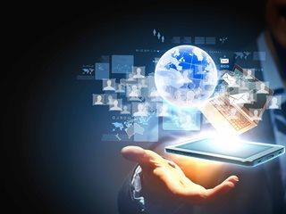 Στο πλαίσιο αυτών των δεδομένων η δυναμική, που αναπτύσσεται, δεν στηρίζεται στην ελεύθερη βούληση των πολιτών και στην κάλυψη των αναγκών τους ως ατομικών και συλλογικών υποκειμένων, αλλά υπηρετεί λειτουργικές ανάγκες των διαφόρων κοινωνικών συστημάτων και την αναπαραγωγή των κοινωνικών σχέσεων και στάσεων, που συμβάλλουν στην πραγμάτωση του συστημικού και όχι του κοινωνικού συμφέροντος.