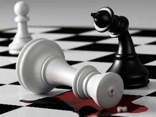  Η Δημοκρατία στην Ελλάδα δεν λειτουργεί. Οι ανεξάρτητοι θεσμοί έχουν μπει στο ψυγείο και τις αποφάσεις τις παίρνει μόνον το Μαξίμου. Σε όποιον τολμήσει να αντιδράσει ή να διαφωνήσει, η κυβέρνηση επιτίθεται με τραμπουκισμούς και υβρεολόγιο.