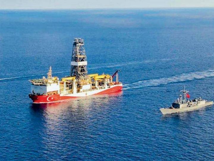 «Ο Μουσταφά Κεμάλ ιδρυτής της σύγχρονης Τουρκίας, με πολέμους και συμφωνίες εν συνεχεία, επιχείρησε να κερδίσει γη και όχι επήρεια στη θάλασσα. Κι αυτό, γιατί πριν 100 χρόνια δεν είχε αξιοποιηθεί  ο πλούτος που υπάρχει, στον βυθό των θαλασσών.»