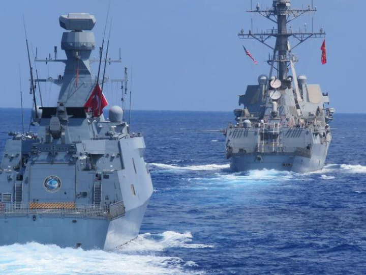 «Το κέντρο βάρους της παγκόσμιας οικονομίας μετατοπίζεται προς τα ανατολικά? η Δύση αντιμετωπίζει αυξανόμενο ανταγωνισμό από τις ανερχόμενες ασιατικές δυνάμεις. Λόγω γεωγραφικής θέσης και δημογραφικής δυναμικής, η Τουρκία θα παραμείνει η «πολύφερνη νύφη» της περιοχής.»