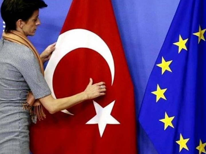 «Το παιχνίδι που παίζεται εις βάρος της χώρας μας δεν είναι μόνο χοντρό είναι και χοντροκομμένο. Έτσι το παίζουν οι Γερμανοί. Έτσι το έπαιζαν πάντα. Εις βάρος, φυσικά, της χώρας μας.»