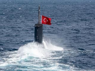 Η στρατηγική της Γαλάζιας Πατρίδας δεν είναι απλώς ευφυής, αλλά αποτελεί συνάμα καταλύτη για τις έννοιες της εθνικής ταυτότητας, της στρατηγικής κουλτούρας και των κανόνων στην διαδικασία αλλαγής μιας κρατικής ταυτότητας.