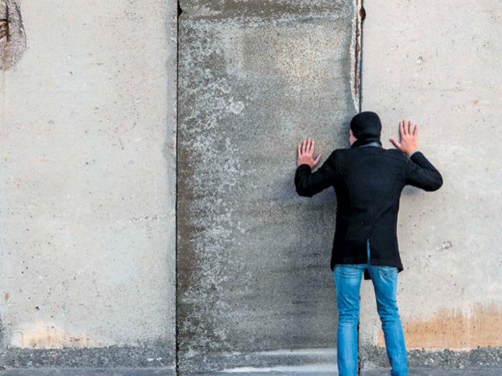 «Mετά το 2010 παρατηρείται έντονος λαϊκισμός σε επίπεδο πολιτικής πράξης, ιδίως δε στην Ουγγαρία, για να περιορισθώ στην Ευρώπη, όπου διαπιστώνεται σοβαρή «δημοκρατική ύφεση», οφειλόμενη στην υποχώρηση του κράτους δικαίου και στην έξαρση του εθνικισμού, που θεωρείται εκεί η πρώτη πηγή πολιτικής νομιμοποίησης.»