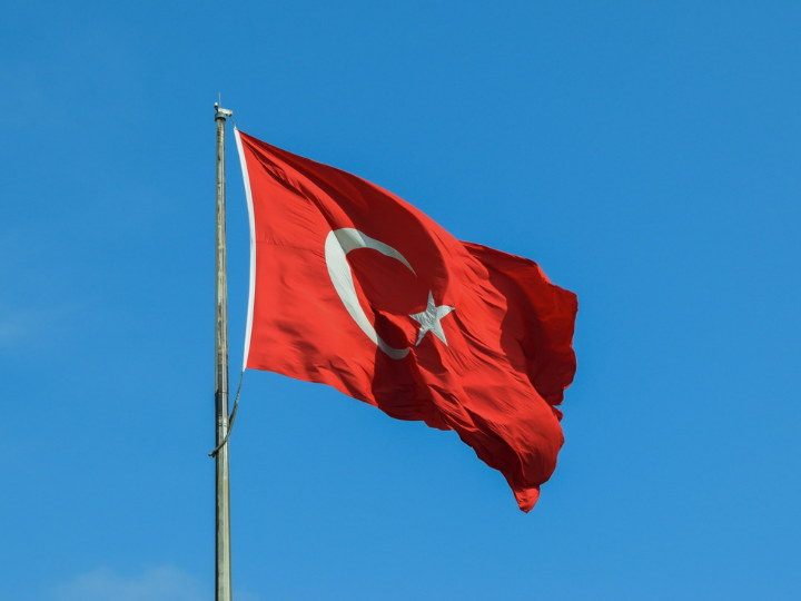 «Ο Ερντογάν επιθυμεί μία συνολική διαπραγμάτευση με τις ΗΠΑ, έχοντας κερδίσει επιμελώς χρόνο και αναβάλλοντας τις αποφάσεις του στα καίρια πεδία της οικονομίας και της εξωτερικής πολιτικής».