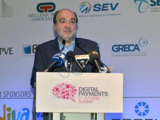 Κατά τη διάρκεια της ομιλίας του, ο Αναπληρωτής Υπουργός Οικονομικών, κ. Τρύφων Αλεξιάδης δήλωσε: ”Το Υπουργείο Οικονομικών προτίθεται να προβεί στην υλοποίηση μιας σειράς μέτρων, τα οποία στοχεύουν στην περαιτέρω διείσδυση των ηλεκτρονικών πληρωμών στην ελληνική αγορά”