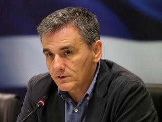 Η έλλειψη σαφήνειας επιβραδύνει την πρόοδο σε αυτό που έχει ονομαστεί Ατζέντα Macron. Εν μέρει αιτία αυτής της επιβράδυνσης έχει να κάνει με τις πολιτικές διαφορές μεταξύ των κρατών- μελών. Πρέπει να προχωρήσουμε ταυτόχρονα με τον επιμερισμό και τη μείωση του κινδύνου στις χρηματοπιστωτικές αγορές ή πρέπει να δώσουμε προτεραιότητα, τουλάχιστον, σε πρώτη φάση, στη μείωση του κινδύνου;