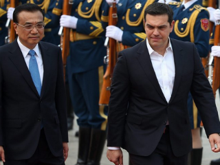 Τολμώ εν τούτοις να αποδεχθώ ότι ο Πρωθυπουργός είναι για πρώτη φορά ειλικρινής. Ότι η αναμφισβήτητη ευφυΐα του τον προσγείωσε. Είδε καθαρά ότι χωρίς επενδύσεις δεν έρχονται ανάπτυξη και θέσεις εργασίας και ότι οι αριστερές ιδεοληψίες του, που έθρεψαν τρεις γενιές νεοελλήνων, είναι κούφια λόγια. Φαίνεται ότι όπως η Δαμασκός για τον Παύλο, έτσι και η Κίνα άνοιξε τα μάτια στον Πρωθυπουργό. 