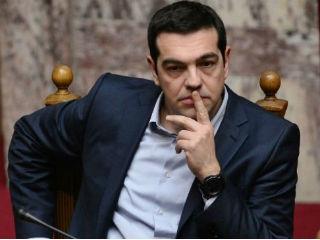 Προκειμένου να γίνουν κατανοητές από το λαό, οι απαράδεκτες απαιτήσεις των δανειστών, εξειδίκευσαν το τι σημαίνουν αυτά τα 4,2 δις, λέγοντας πάντα ανωνύμως, ότι αφορούν την περαιτέρω μείωση των συντάξεων και τον περιορισμό του αφορολογήτου από τα 8.600 ευρώ στις 5.000. Το κερασάκι που έβαλαν στην τούρτα της ανακοίνωσης, του ανώνυμου πάντα παράγοντα, είναι ότι αυτό μπορεί να σημαίνει και πολιτικές εξελίξεις, γράφε εκλογές.