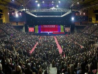 Για να αποφύγει την ποινική διερεύνηση όλων αυτών των εγκλημάτων, που στοιχειωθετούν «συνωμοσία» για να μην πούμε «εσχάτη προδοσία», όπως ήδη αναφέρουν δημοσιεύματα έγκυρων νομικών και συνταγματολόγων, ο Τσίπρας έχει μόνο ένα δρόμο. Εκλογές! Γιατί τα εγκλήματα που (ενδεχομένως) έχουν τελεστεί αυτομάτως παραγράφονται!