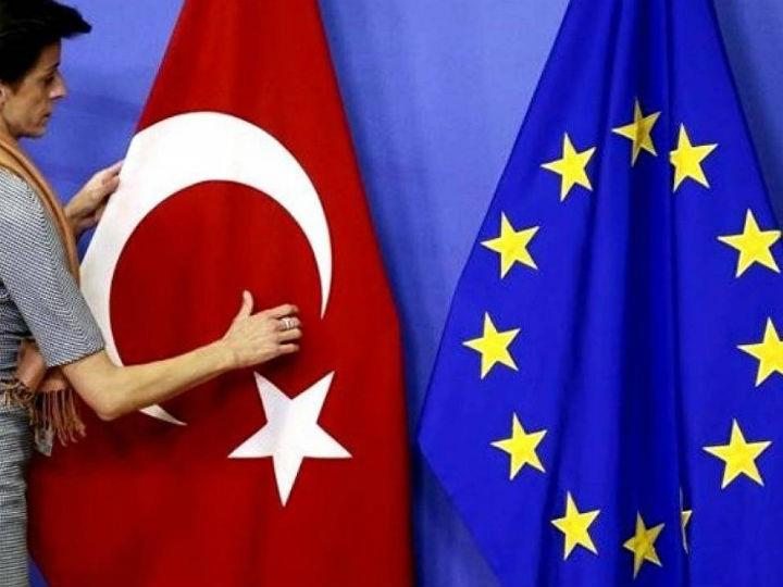 «Δεν υπάρχει αμφιβολία ότι, παρά τις μεγαλοφιλόδοξες ιδέες του να αναβιώσει το μεγαλείο της οθωμανικής περιόδου μέσω του Ισλάμ, το 2019 οι πολιτικές του Ερντογάν έχουν αφήσει συνολικά την Άγκυρα με λιγότερους συμμάχους και φίλους διεθνώς, ιδιαίτερα ανάμεσα στις σημαντικές δυνάμεις...»