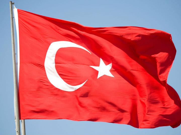 Το Ευρωπαϊκό Συμβούλιο «καλεί την Τουρκία να αντιστρέψει αυτές τις ενέργειες και να εργαστεί για τη μείωση των εντάσεων κατά τρόπο συνεπή και συστηματικό». 