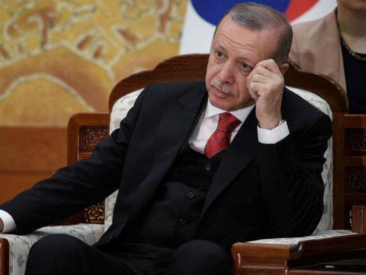 «H Ελλάδα μαζί με την Κύπρο είναι οι δύο μοναδικές χώρες στην Ευρωπαϊκή Ένωση όπου μια γειτονική τους χώρα απειλεί με στρατιωτικά μέσα την εδαφική τους κυριαρχία.»