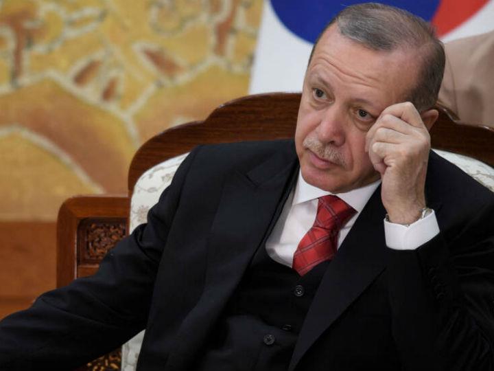 Παρότι η ανάμειξη της Τουρκίας στη Λιβύη και οι δραστηριότητες σε ό,τι αφορά την έρευνα υδρογονανθράκων στην Ανατολική Μεσόγειο έχουν δημιουργήσει νέες αιτίες για κυρώσεις από την ΕΕ, η Τουρκία υπολογίζει ότι η δύναμη που έχει να ανακόψει (ή να δημιουργήσει) μεταναστευτικές ροές προς την Ευρώπη και η θέση της ως κρίσιμου μέλους του ΝΑΤΟ θα την προφυλάξουν από σοβαρές συνέπειες.